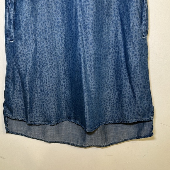 NWT Chelsea & Theodore Shirt Dress Animal PrintV Neck Blue Size Medium - Picture 6 of 10